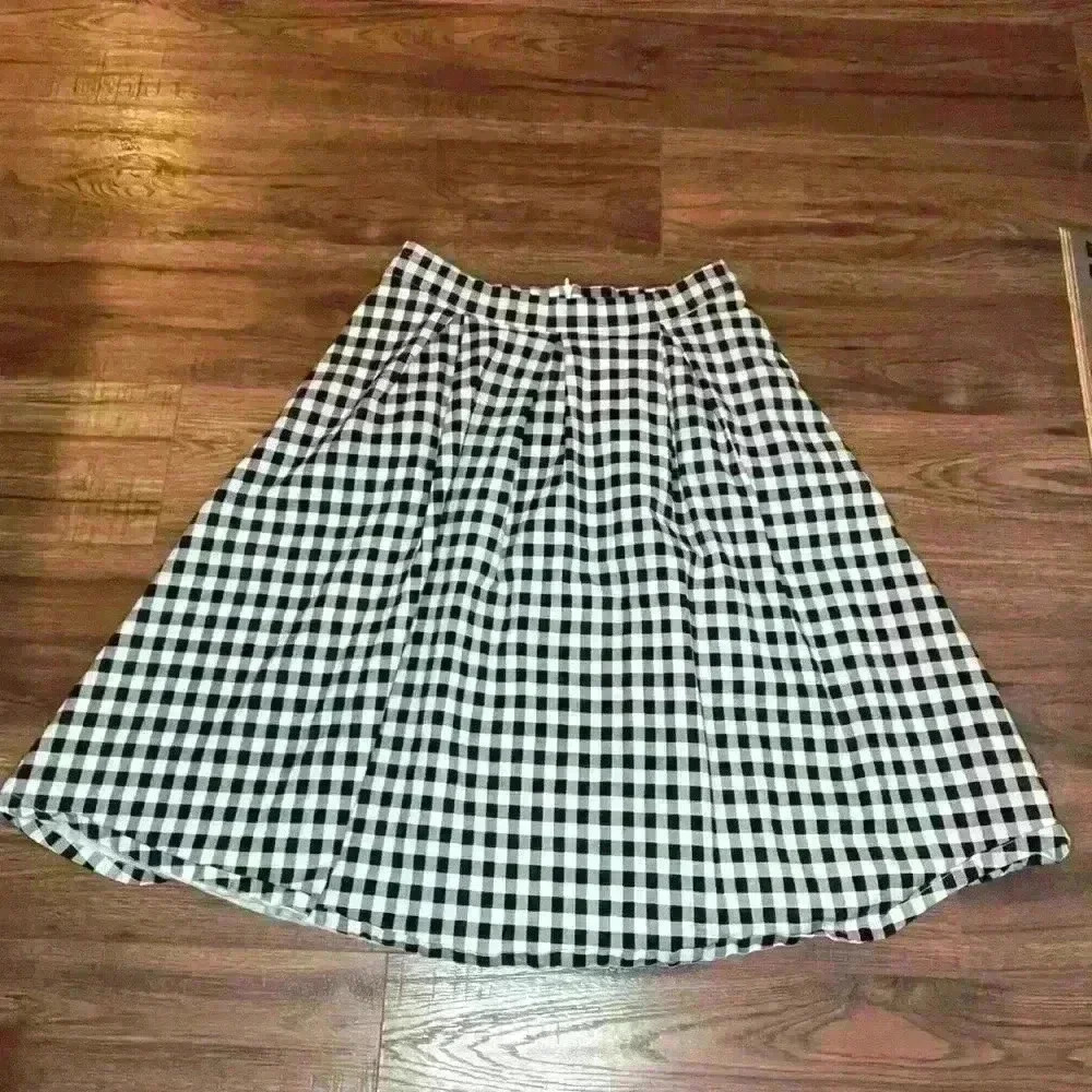 Chic Black and White Gingham A-Line Skirt